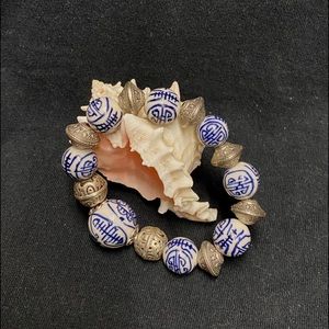 Asian inspired stretch bracelet